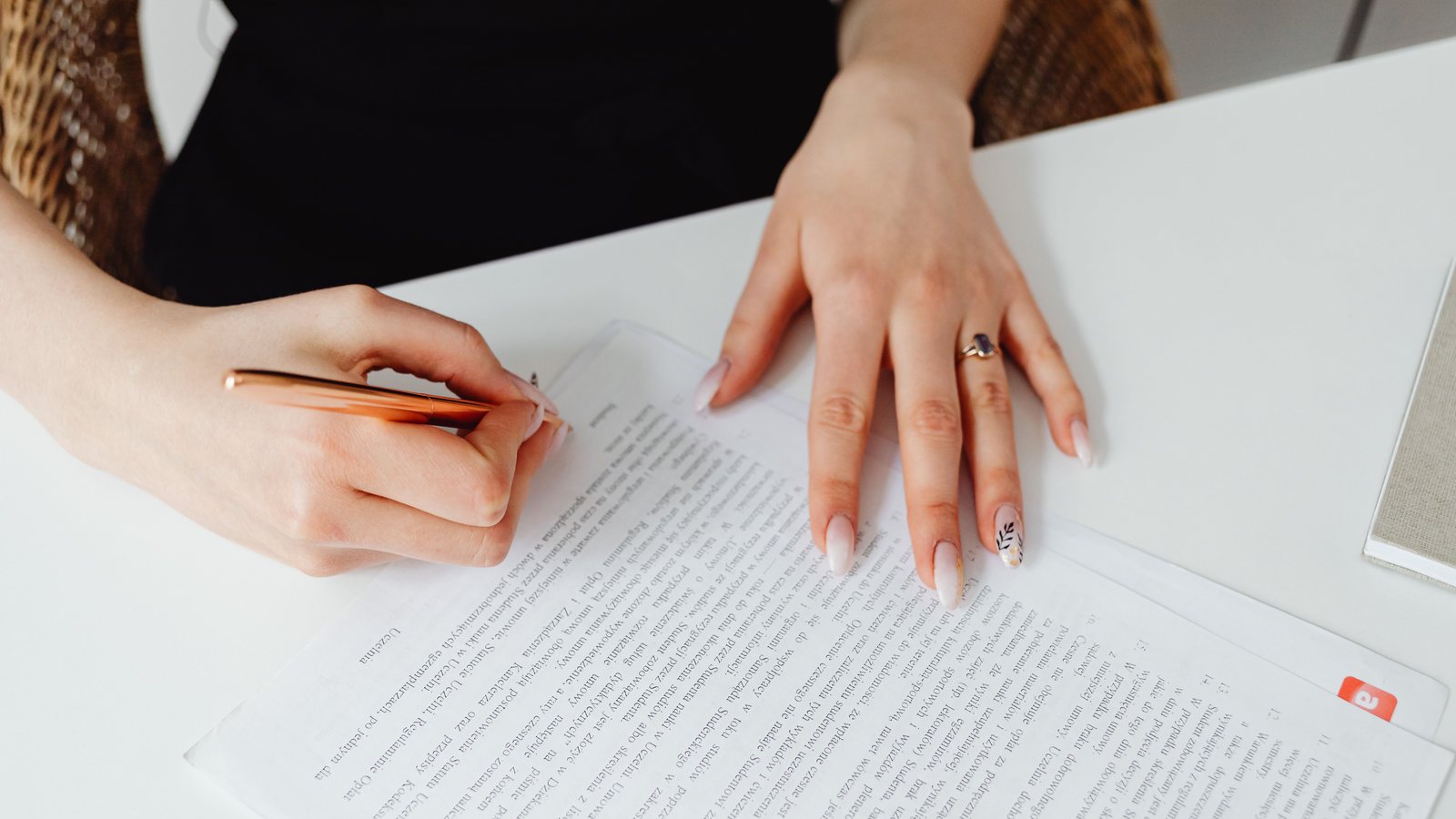 Signing an S.p.A. deed of incorporation at a notary's office in Italy